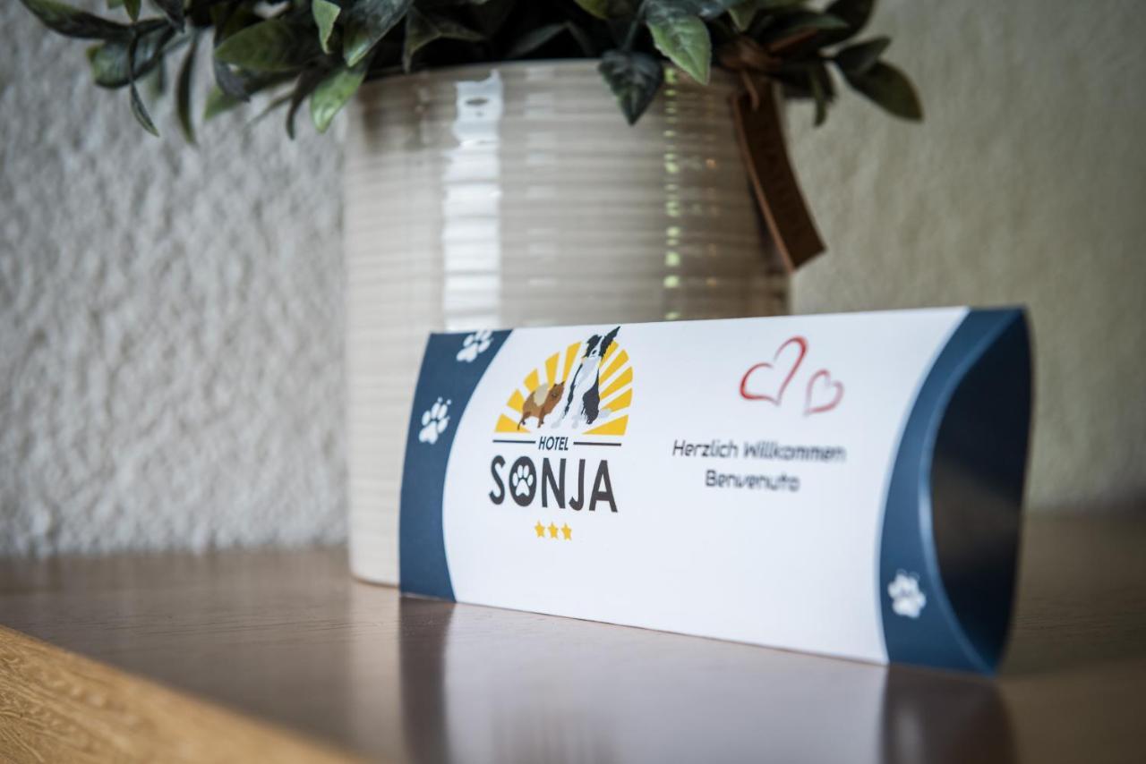 Hotel Sonja Cadipietra Eksteriør billede