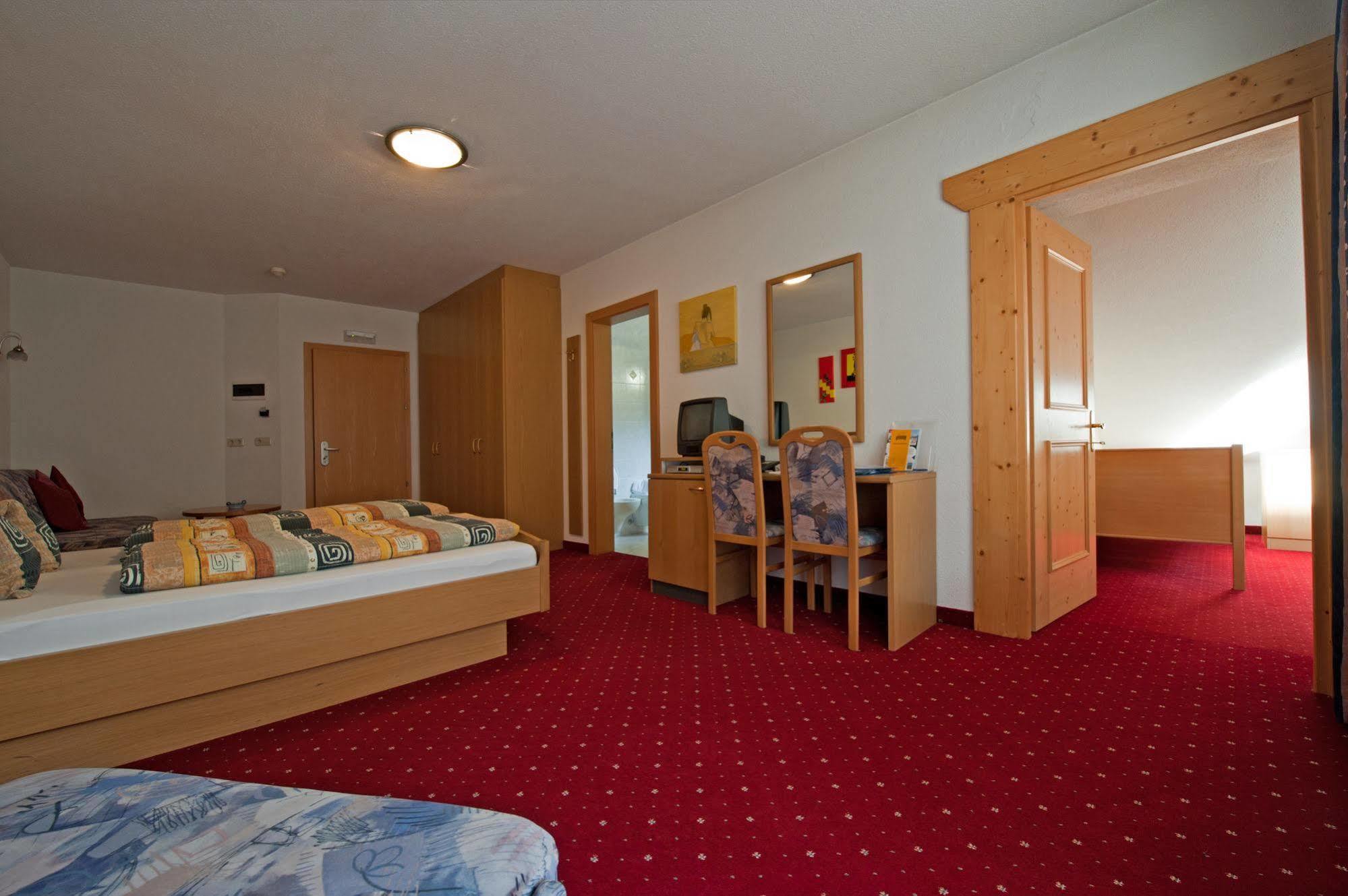 Hotel Sonja Cadipietra Eksteriør billede
